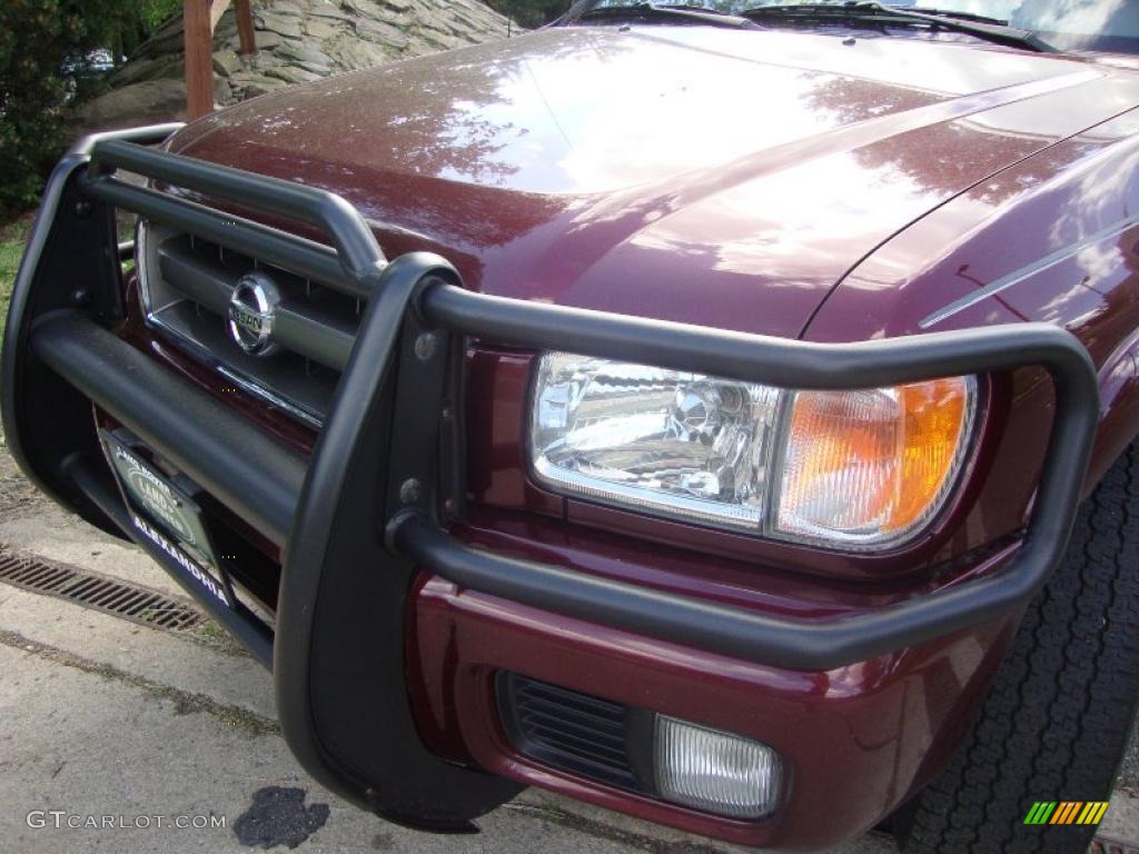 2003 Pathfinder SE 4x4 - Merlot Red Pearl / Charcoal photo #2
