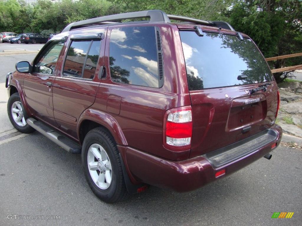 2003 Pathfinder SE 4x4 - Merlot Red Pearl / Charcoal photo #4