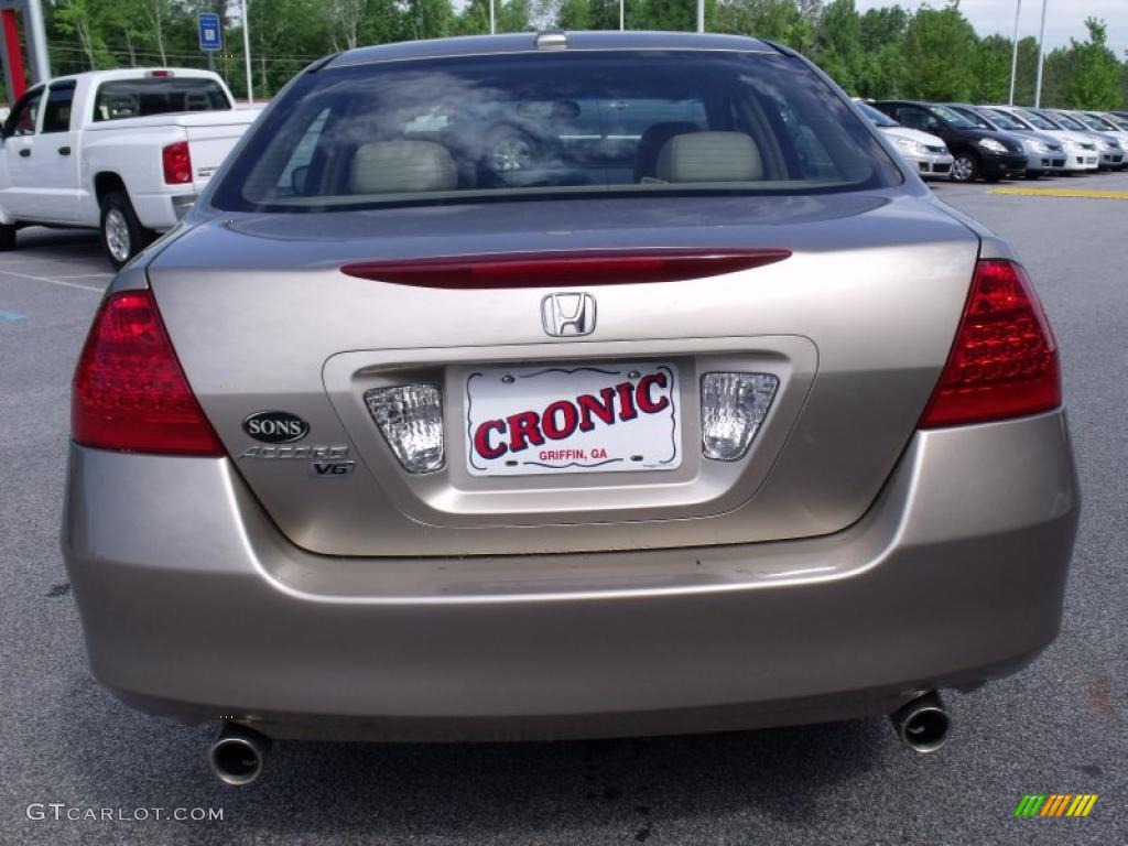 2006 Accord EX-L V6 Sedan - Desert Mist Metallic / Ivory photo #4