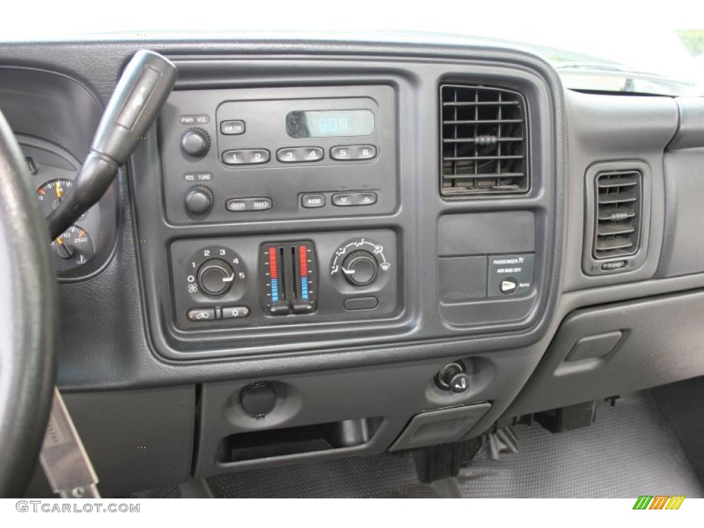 2004 Silverado 1500 Regular Cab - Summit White / Medium Gray photo #34