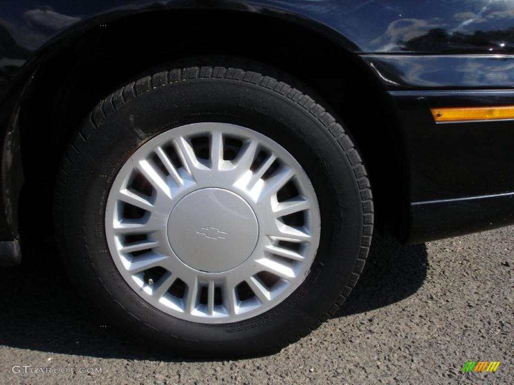 2002 Malibu Sedan - Black / Neutral photo #8