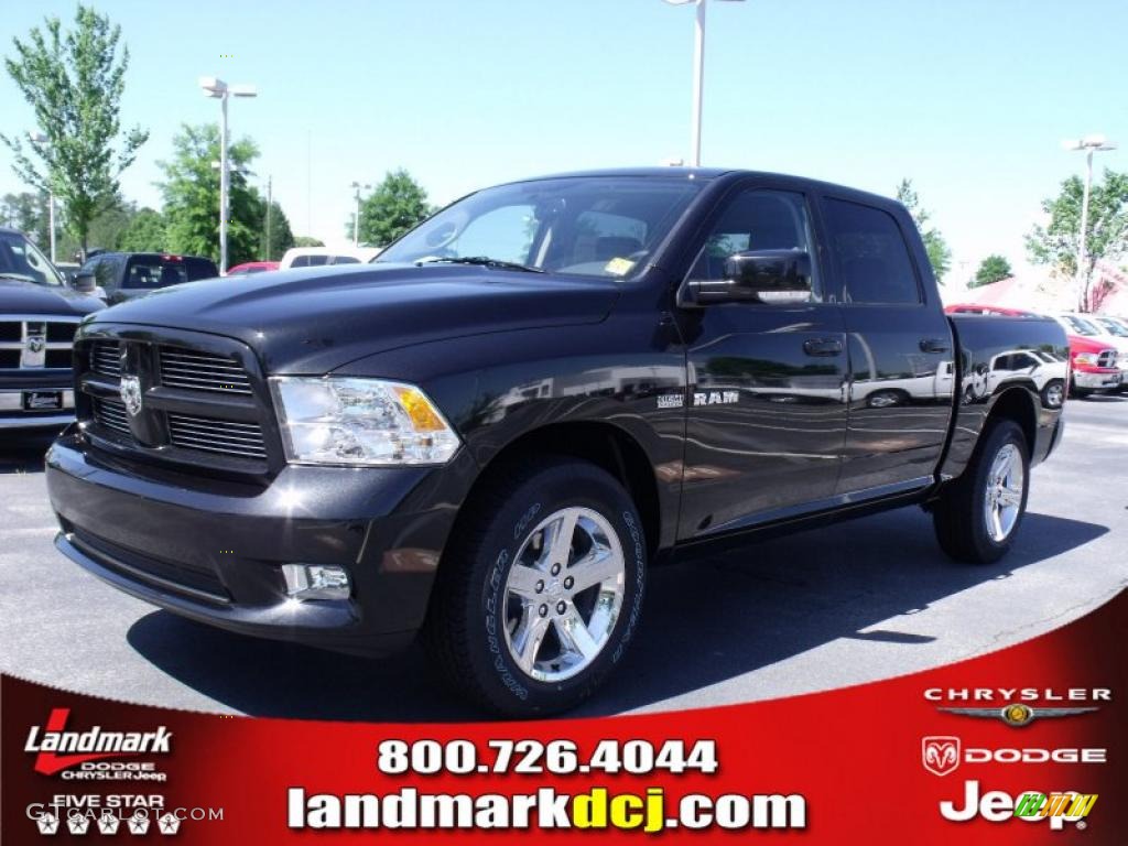 Brilliant Black Crystal Pearl Dodge Ram 1500