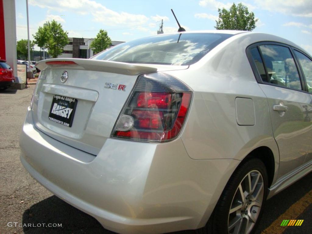 2009 Sentra SE-R - Brilliant Silver / Charcoal photo #20