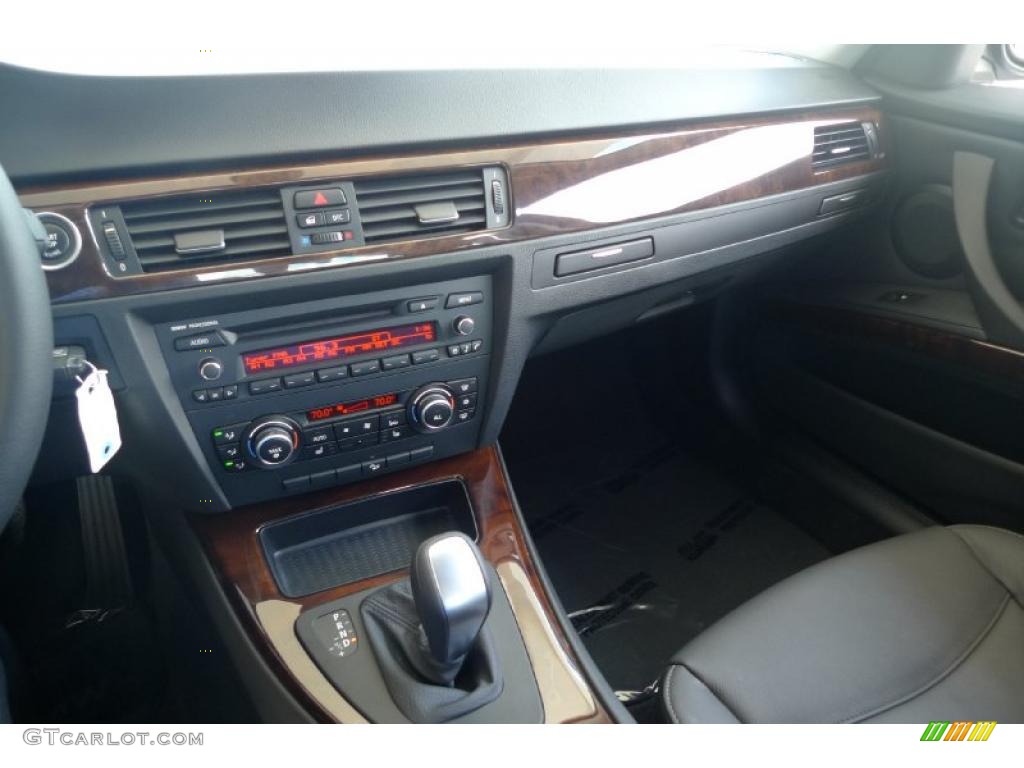 2010 3 Series 328i xDrive Sedan - Blue Water Metallic / Black photo #47