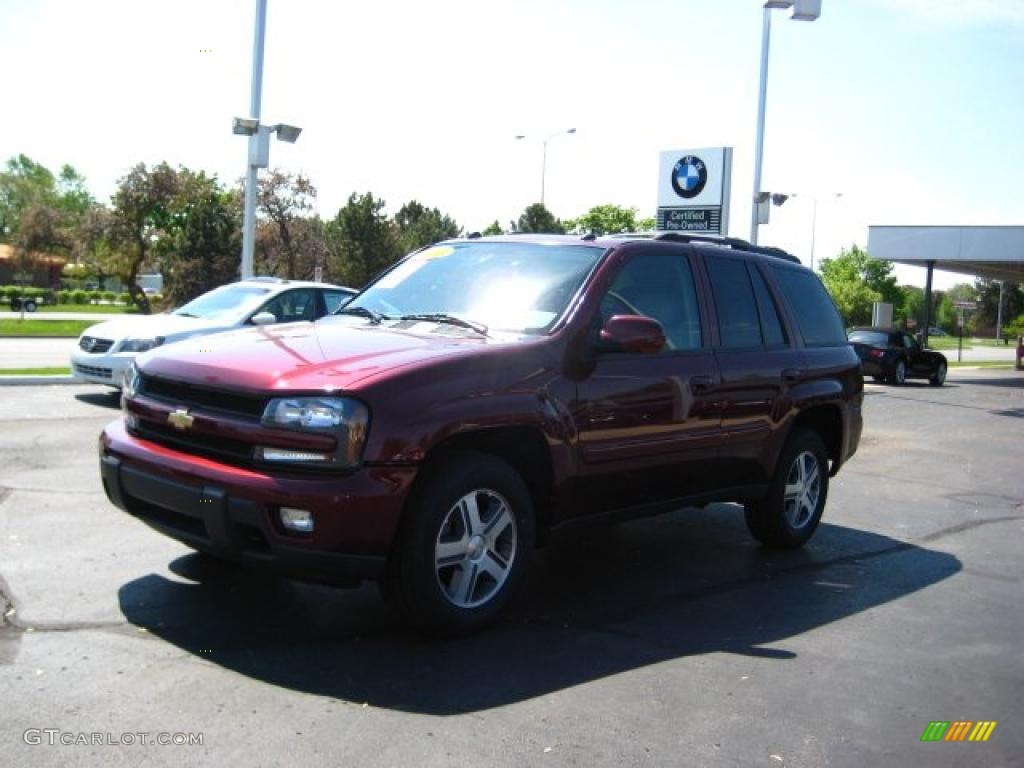 2005 TrailBlazer LT 4x4 - Majestic Red Metallic / Light Gray photo #1