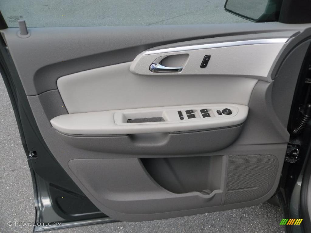 2010 Traverse LT - Cyber Gray Metallic / Dark Gray/Light Gray photo #10