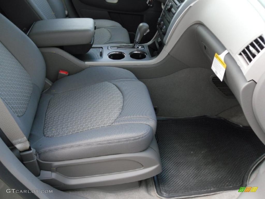 2010 Traverse LT - Cyber Gray Metallic / Dark Gray/Light Gray photo #18