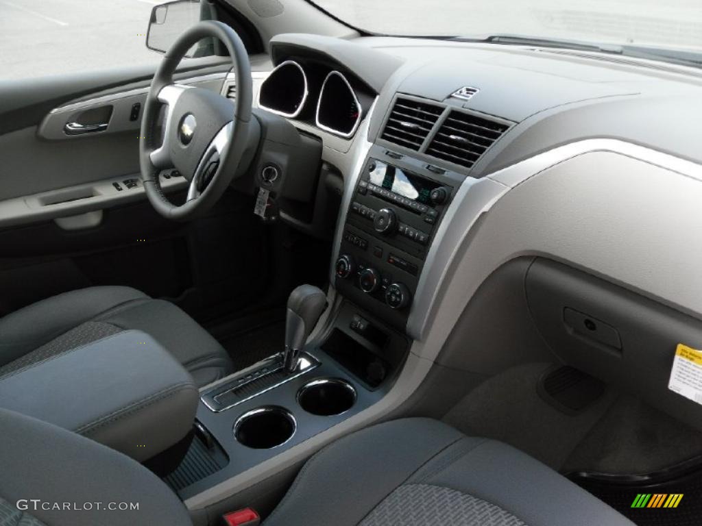 2010 Traverse LT - Cyber Gray Metallic / Dark Gray/Light Gray photo #21