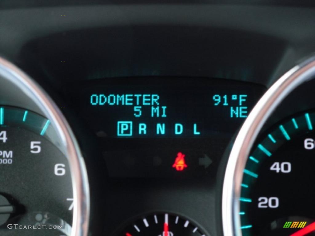 2010 Traverse LT - Cyber Gray Metallic / Dark Gray/Light Gray photo #26