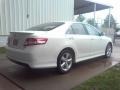 Super White - Camry SE Photo No. 16