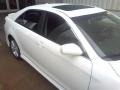Super White - Camry SE Photo No. 21