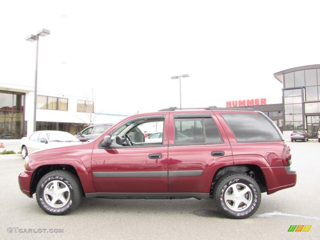 2005 TrailBlazer LS 4x4 - Majestic Red Metallic / Light Gray photo #1