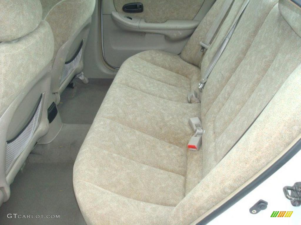 2002 Elantra GLS Sedan - Nordic White / Beige photo #9