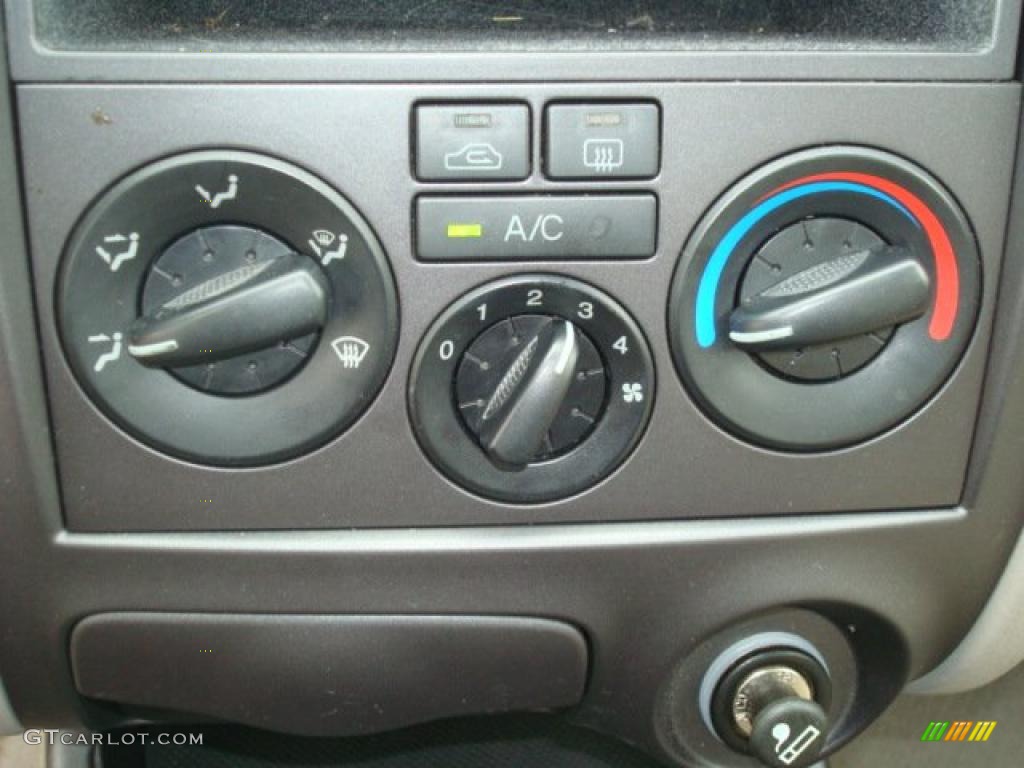 2002 Elantra GLS Sedan - Nordic White / Beige photo #13