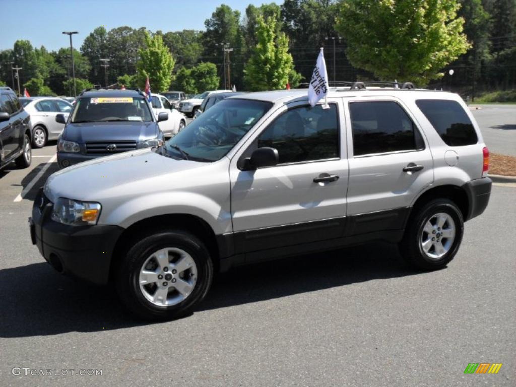 2005 Escape XLT V6 4WD - Silver Metallic / Medium/Dark Flint Grey photo #1