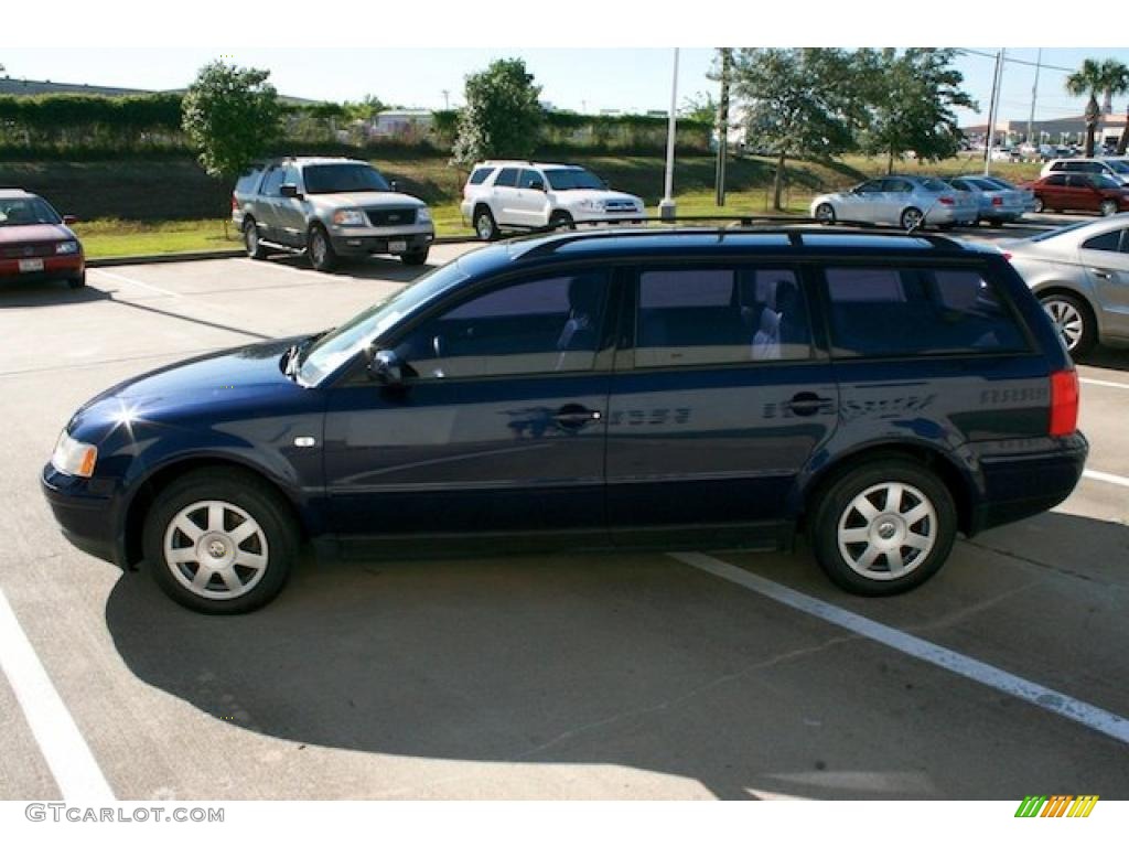 2001 Passat GLS V6 Wagon - Indigo Blue Pearl / Gray photo #12