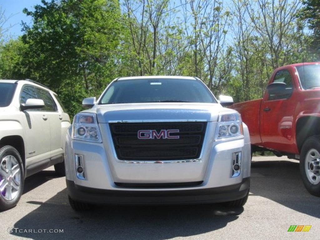 2010 Terrain SLE - Quicksilver Metallic / Light Titanium photo #2