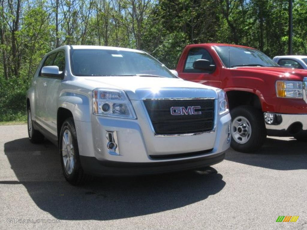 2010 Terrain SLE - Quicksilver Metallic / Light Titanium photo #3