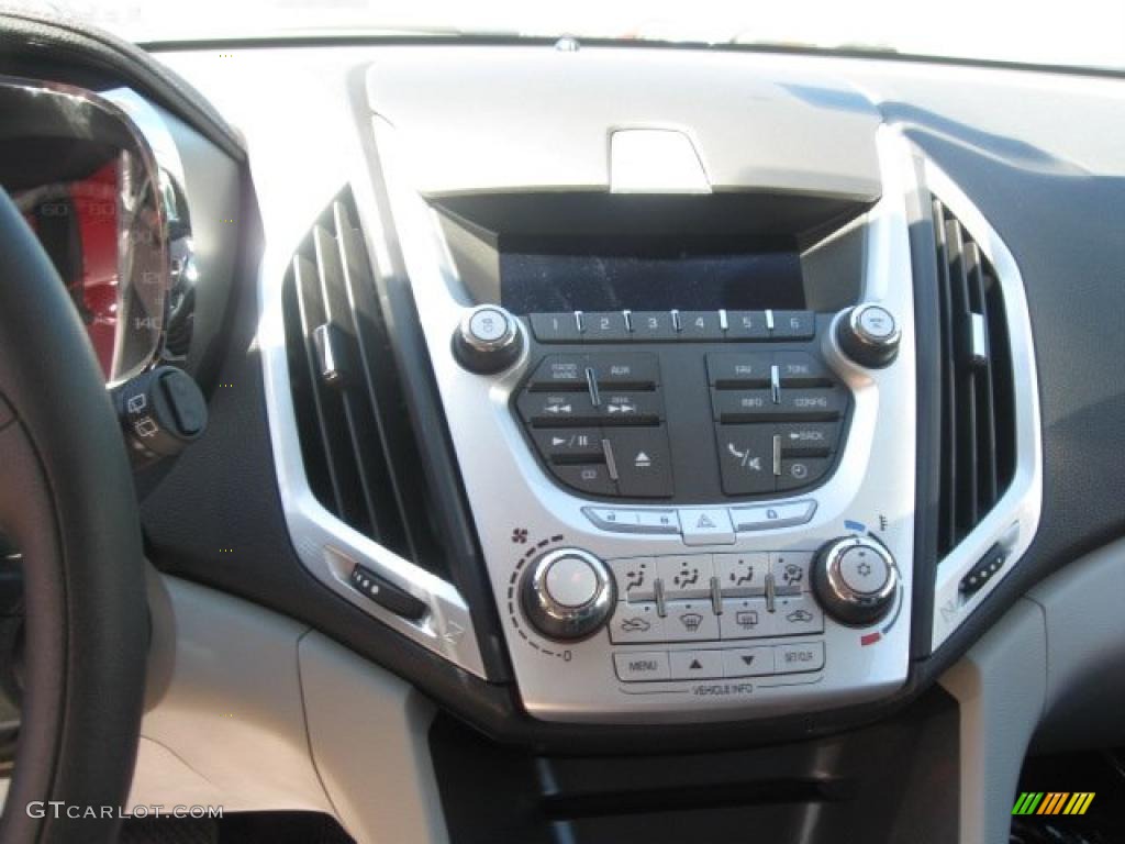 2010 Terrain SLE - Quicksilver Metallic / Light Titanium photo #10