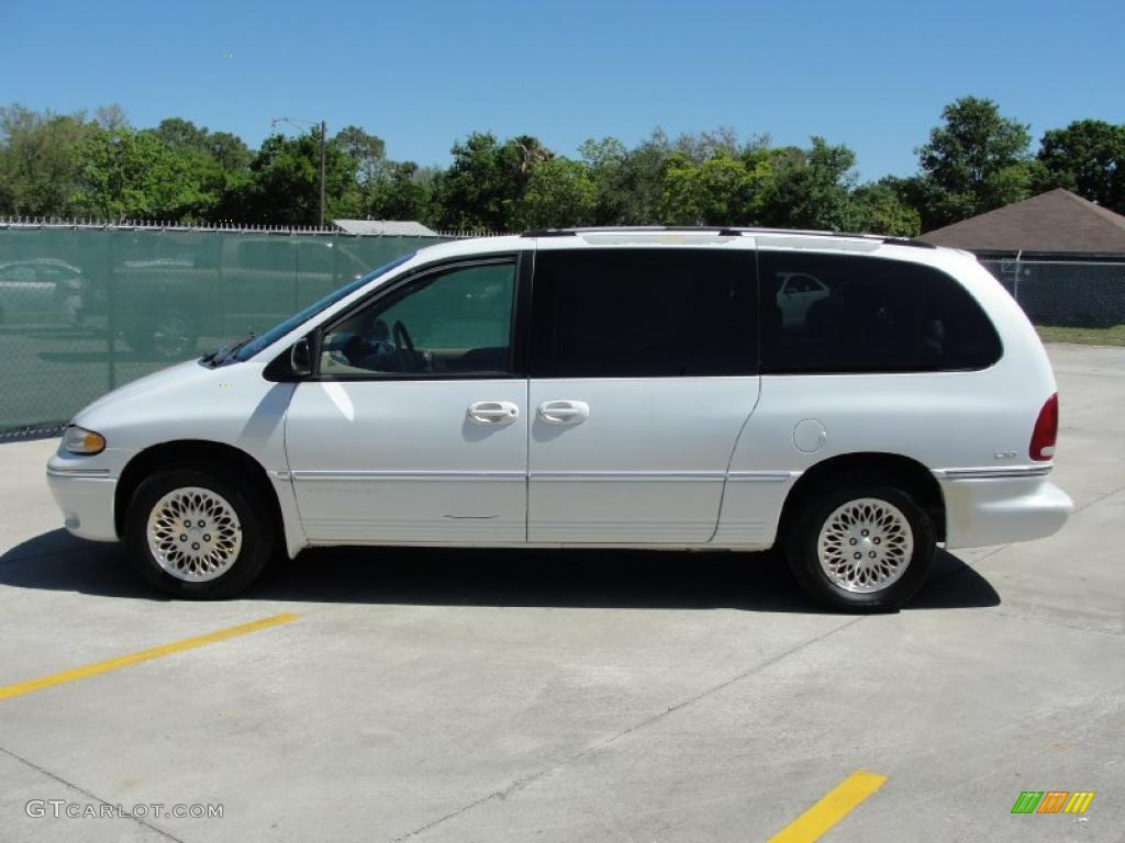 1996 Town & Country LXi - White / Beige photo #6