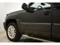 2005 Black Chevrolet Avalanche Z71 4x4  photo #30