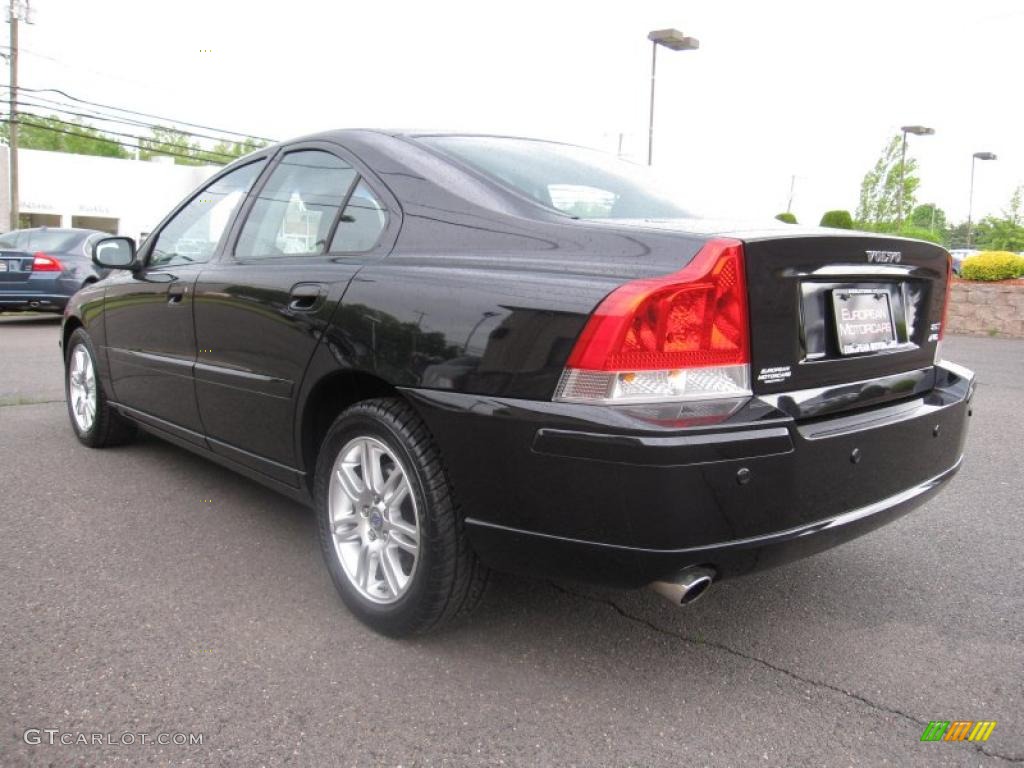 2007 S60 2.5T AWD - Black Sapphire Metallic / Graphite photo #4