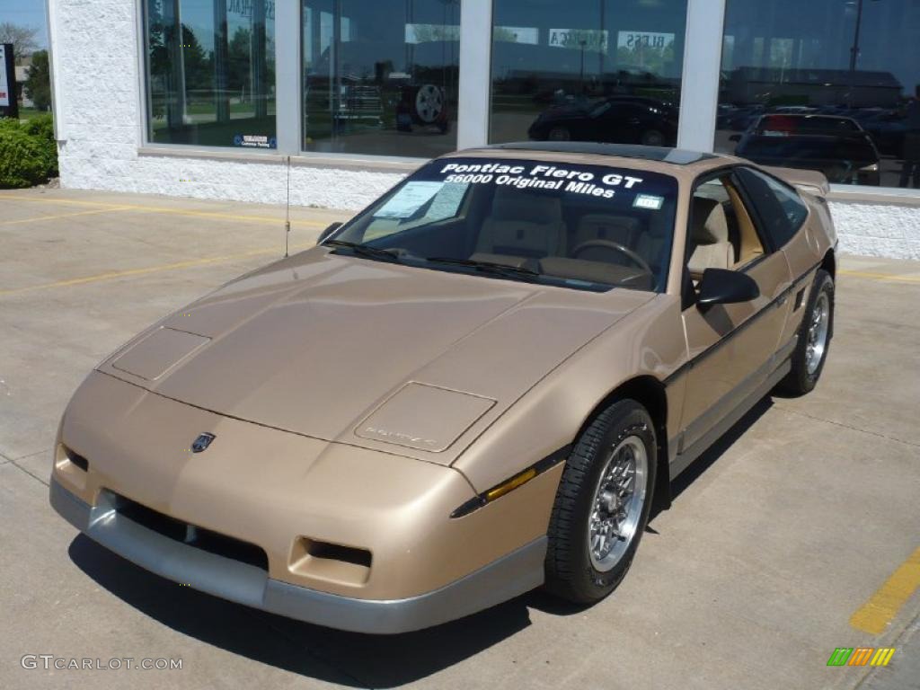 Gold Metallic 1986 Pontiac Fiero GT Exterior Photo #29600469