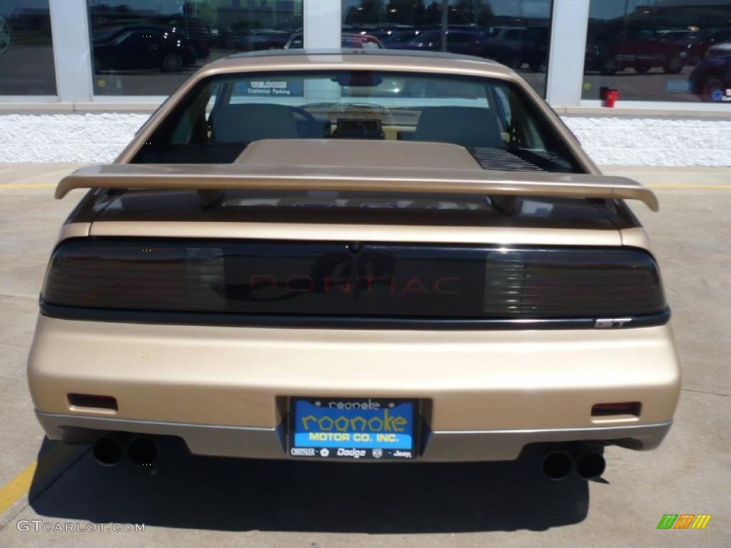 1986 Fiero GT - Gold Metallic / Beige photo #11