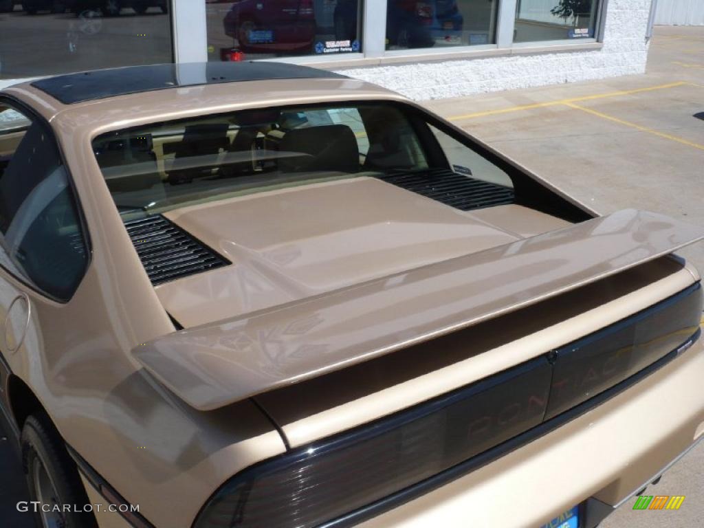 1986 Fiero GT - Gold Metallic / Beige photo #14