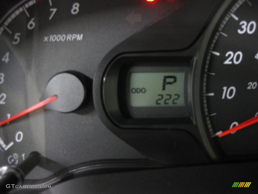 2011 Sienna LE - Salsa Red Pearl / Light Gray photo #4