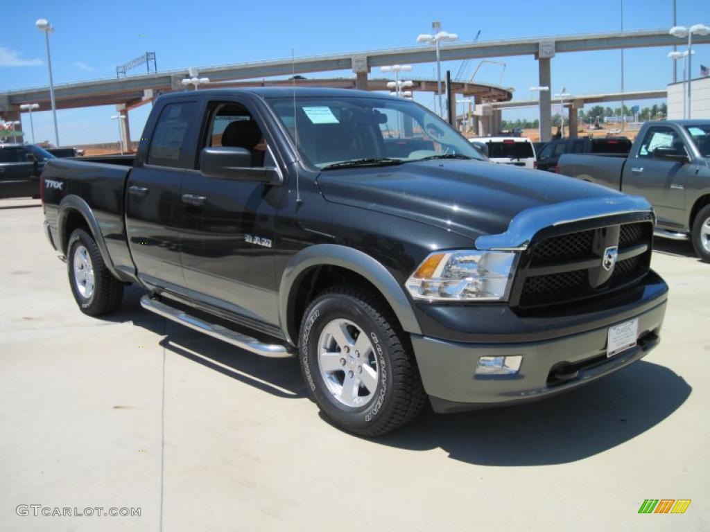 2010 Ram 1500 ST Quad Cab - Brilliant Black Crystal Pearl / Dark Slate/Medium Graystone photo #2