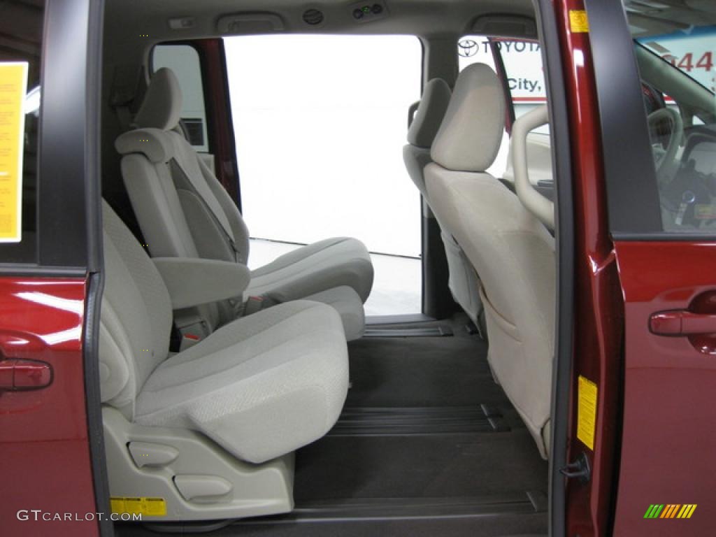2011 Sienna LE - Salsa Red Pearl / Light Gray photo #15