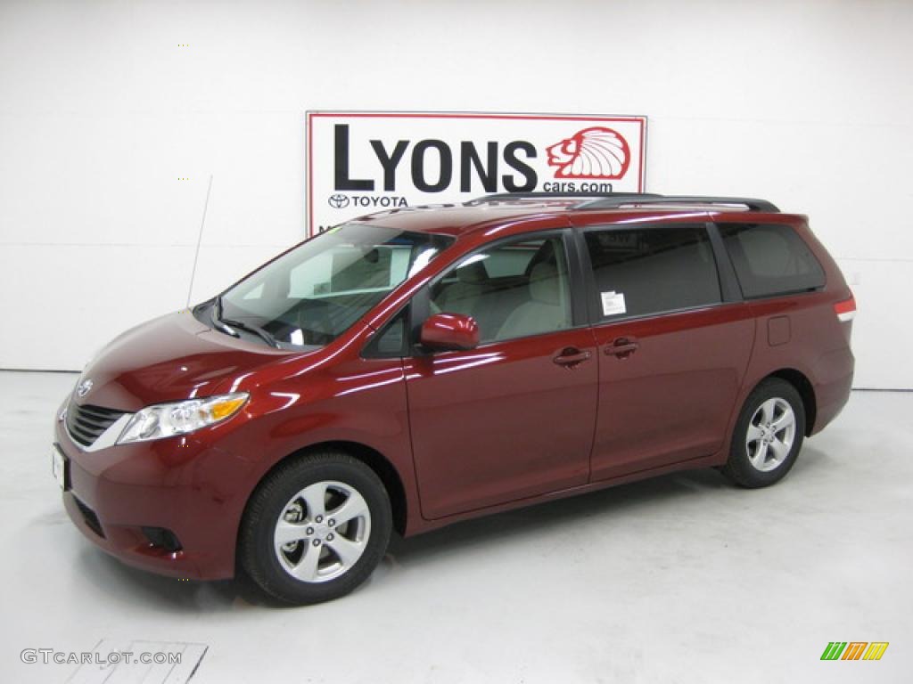 2011 Sienna LE - Salsa Red Pearl / Light Gray photo #27