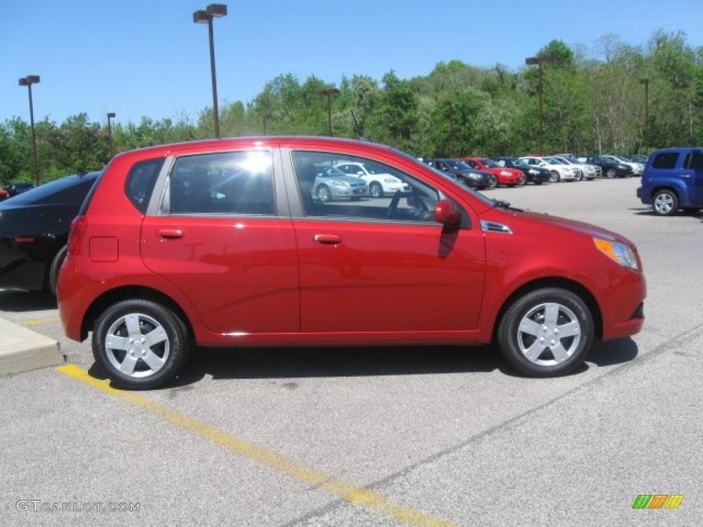 2010 Aveo Aveo5 LS - Sport Red / Charcoal photo #4