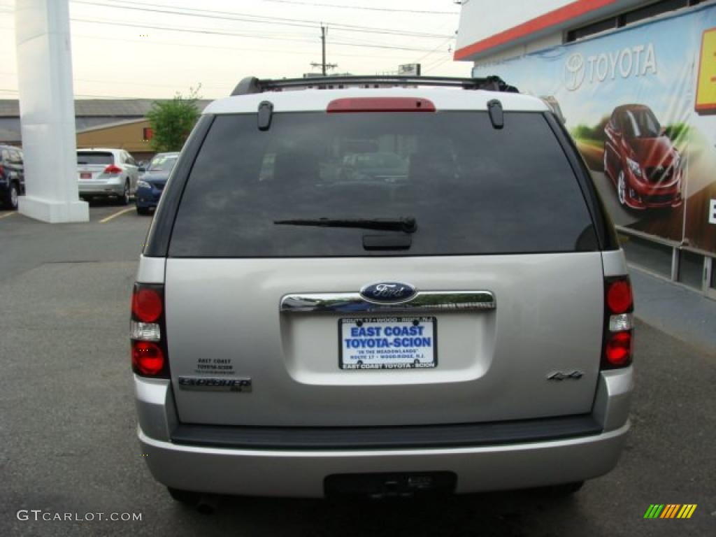 2008 Explorer XLT 4x4 - Vapor Silver Metallic / Black/Camel photo #5