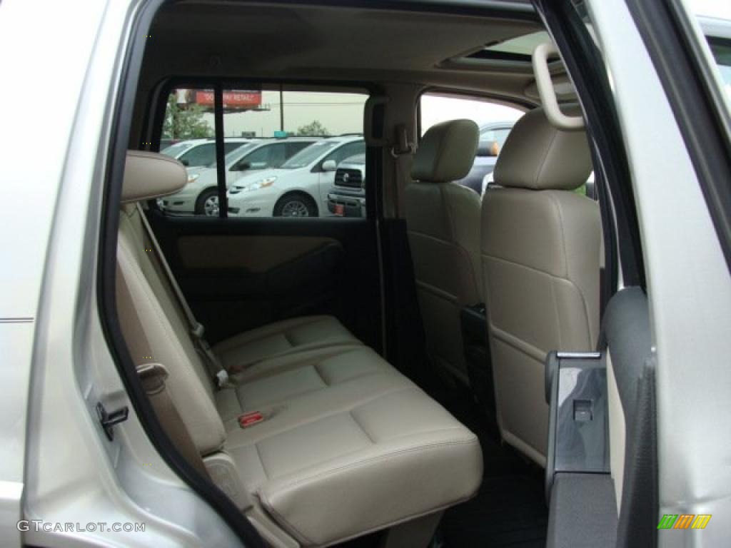 2008 Explorer XLT 4x4 - Vapor Silver Metallic / Black/Camel photo #12