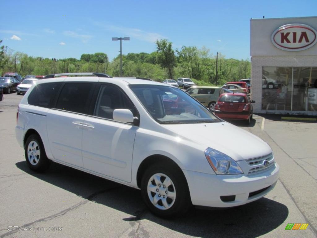 2009 Sedona LX - Clear White / Beige photo #1