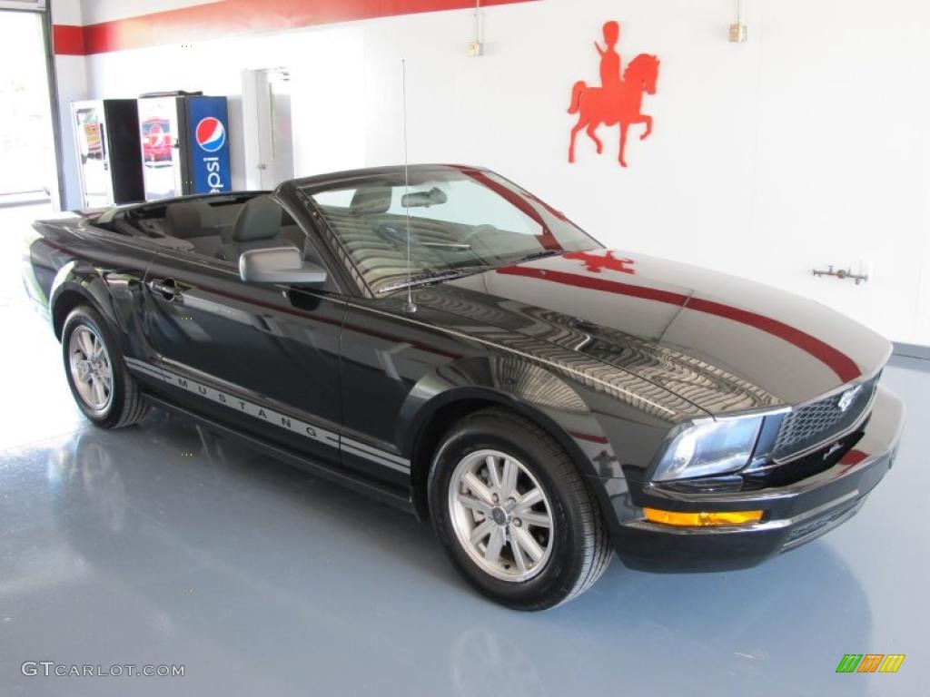 2008 Mustang V6 Deluxe Convertible - Black / Dark Charcoal photo #1