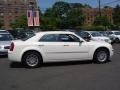Cool Vanilla White - 300 Touring Photo No. 4