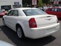 Cool Vanilla White - 300 Touring Photo No. 7