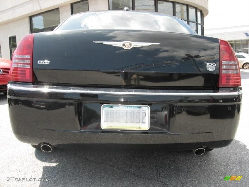 2005 300 C HEMI AWD - Brilliant Black Crystal Pearl / Dark Slate Gray/Light Graystone photo #7
