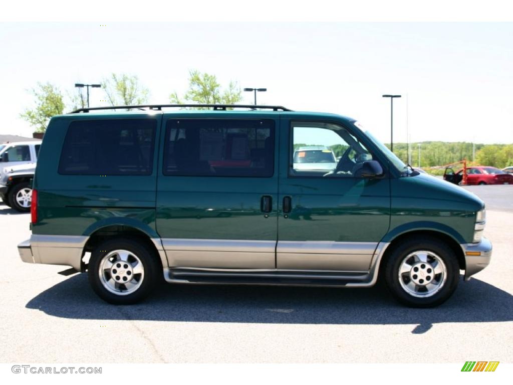 2003 Astro  - Dark Forest Green Metallic / Neutral photo #2