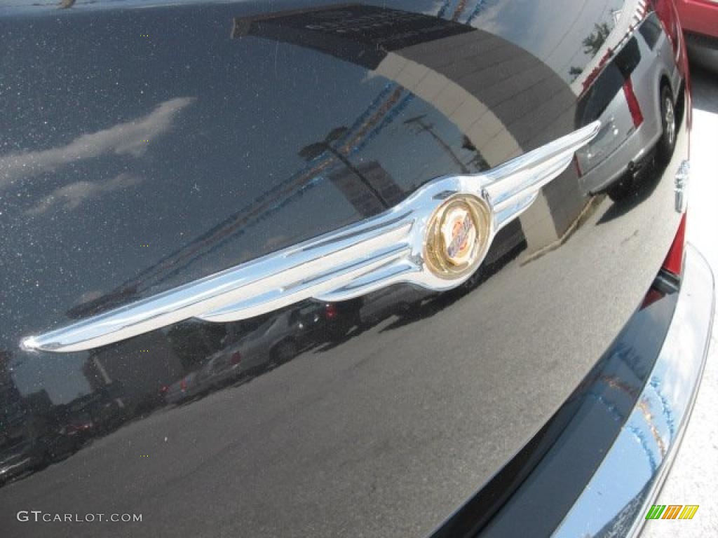 2005 300 C HEMI AWD - Brilliant Black Crystal Pearl / Dark Slate Gray/Light Graystone photo #48