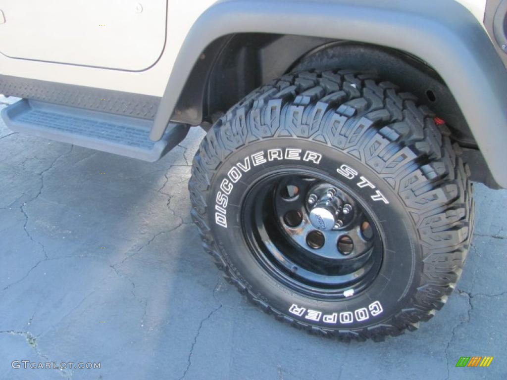 2004 Wrangler Sport 4x4 - Light Khaki Metallic / Khaki photo #3