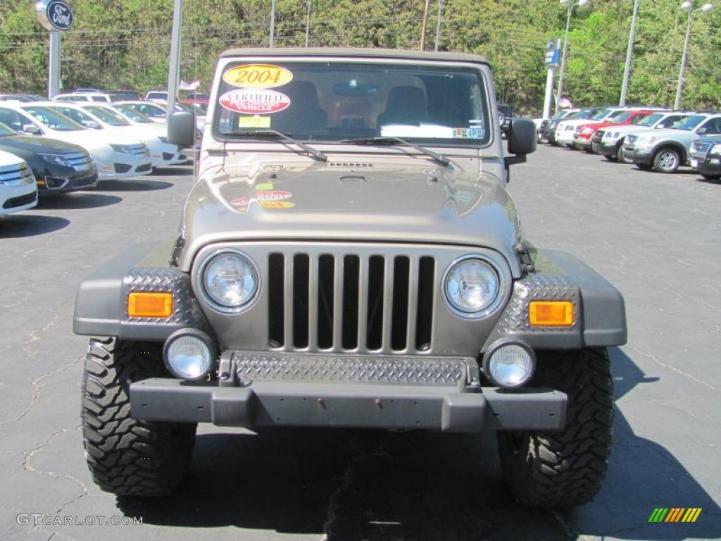 2004 Wrangler Sport 4x4 - Light Khaki Metallic / Khaki photo #4