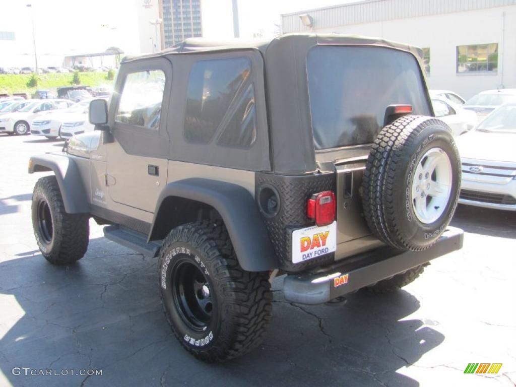 2004 Wrangler Sport 4x4 - Light Khaki Metallic / Khaki photo #7