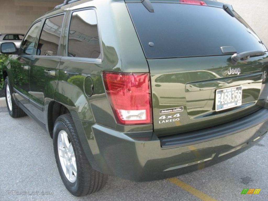 2007 Grand Cherokee Laredo 4x4 - Jeep Green Metallic / Medium Slate Gray photo #49