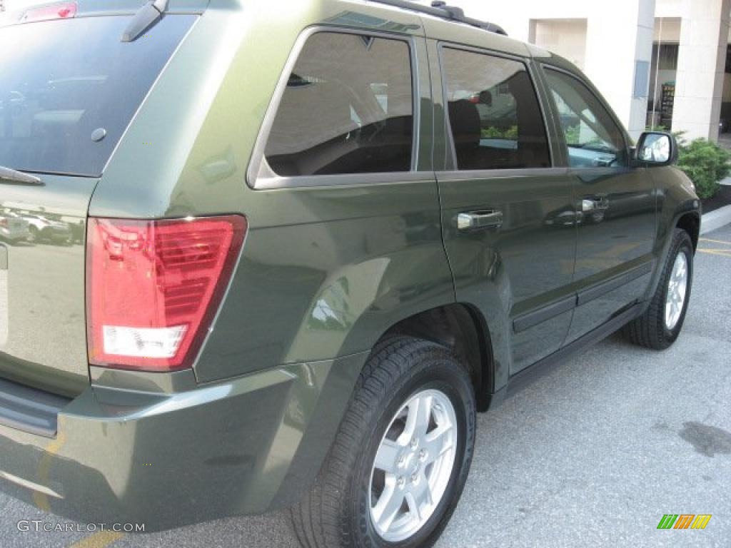 2007 Grand Cherokee Laredo 4x4 - Jeep Green Metallic / Medium Slate Gray photo #50