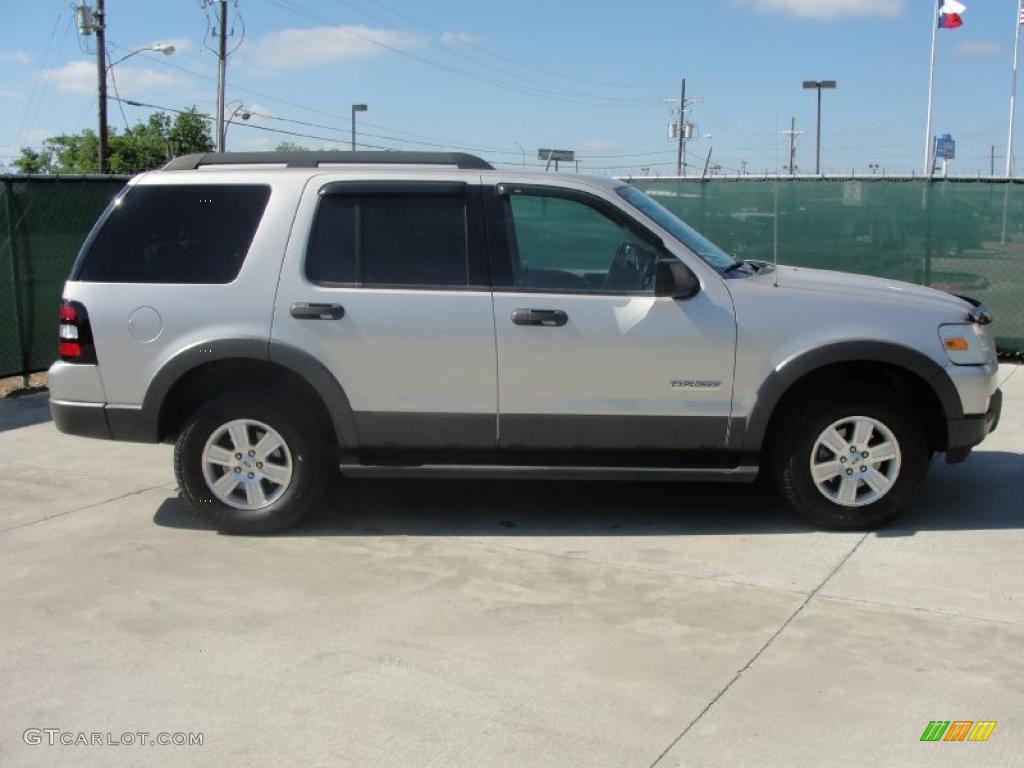 2006 Explorer XLT - Silver Birch Metallic / Stone photo #2