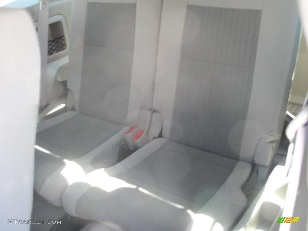 2006 Explorer XLT - Silver Birch Metallic / Stone photo #33